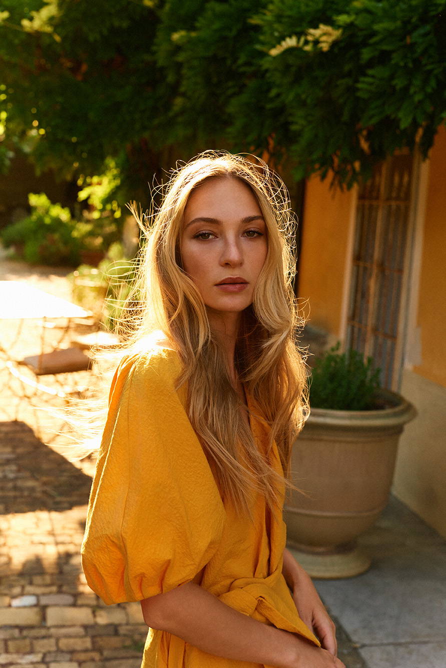 davines_blonde22_s05_168__PID:0bc1b610-bde2-428c-9182-b7bf6ca095de